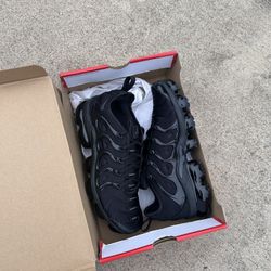 Nike Vapormax Plus Black Sizes 8.5 / 9 / 9.5 / 10.5 / 11 / 11.5 / 12