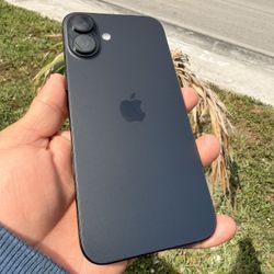 iPhone 16 PLUS APPLE 128GB factory unlock Like New 100%
