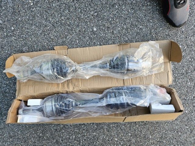 Jeep Commander 08 / Axles And Wheel Hubs N Sensors New In Box