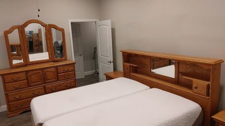 King Bedroom Set with Electric Adjustable Mattresses