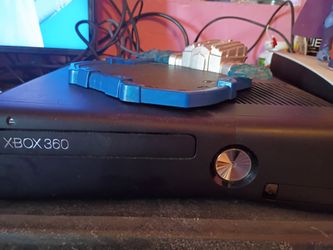 Xbox 360 with games
