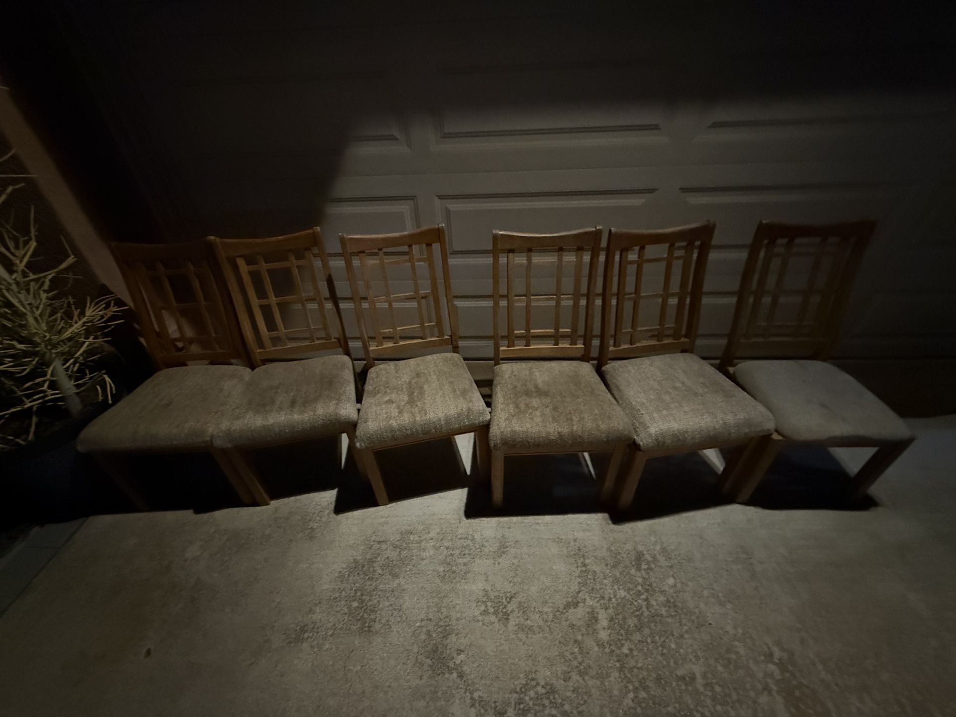 FREE 6 Chairs (PENDING PICKUP)