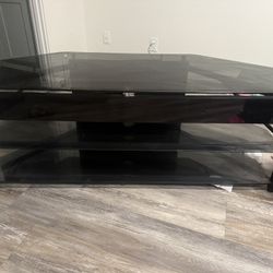 Entertainment’s Glass Shelve 