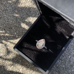 Pear Shaped Wedding Ring 