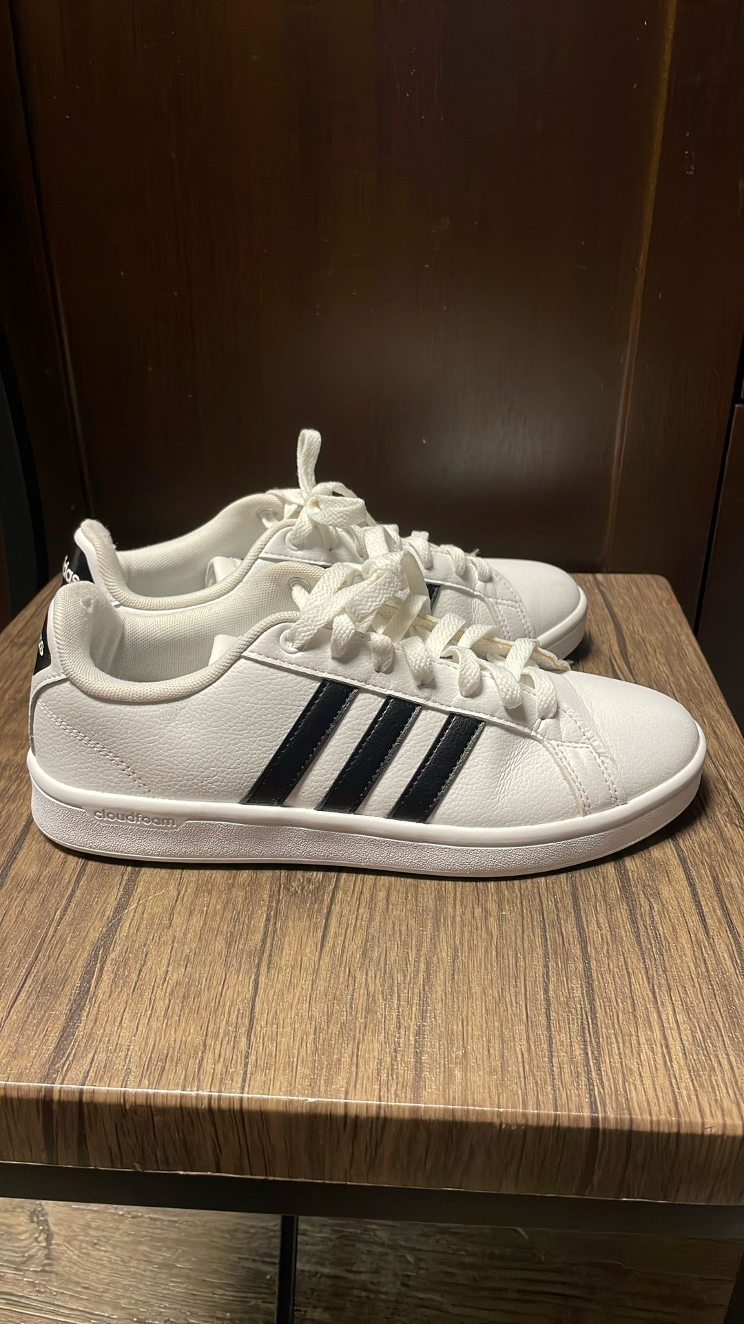 Adidas Women’s Size7.5