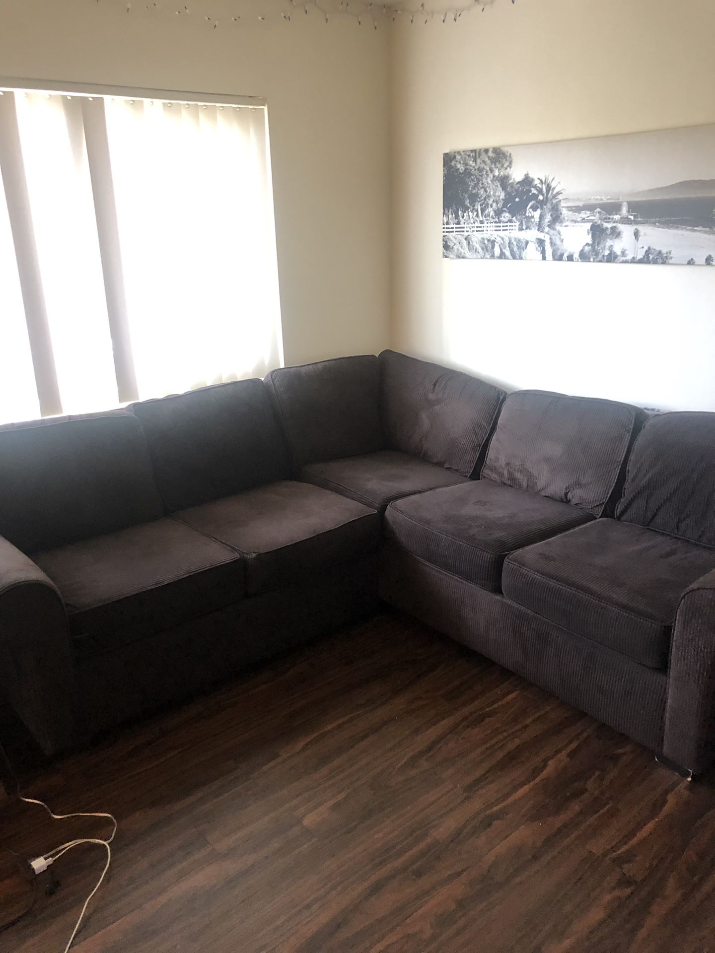 Need gone today! L furniture couch for living room