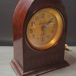 Vintage Steeple Electric Clock - Lincoln Clock Co - Bakelite - Art Deco - Not Working - Restoration Project