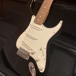 Fender Standard Stratocaster  2018 !!!