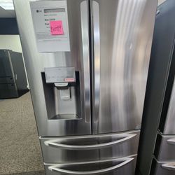 Scratch And Dent Never USED 28cu.ft French Door Refrigerator With Water And ICE 