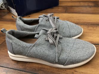 Women’s Toms 
