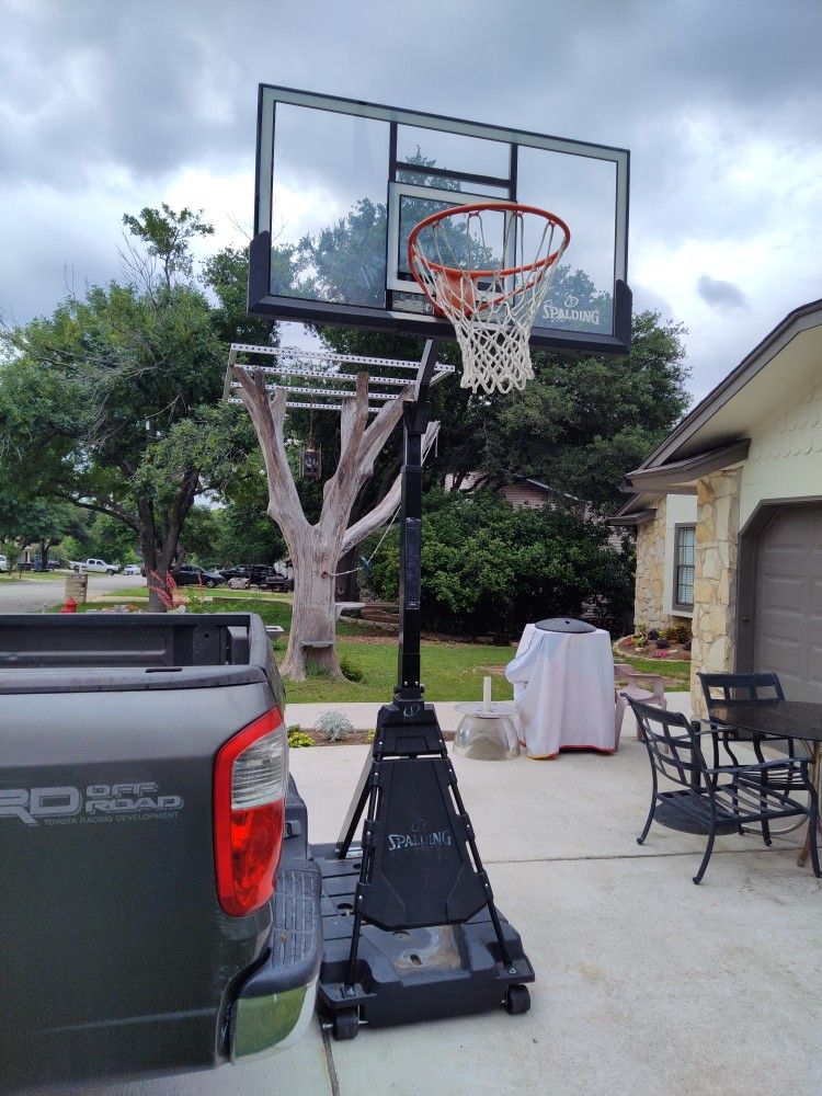 Spalding Basketball Hoop