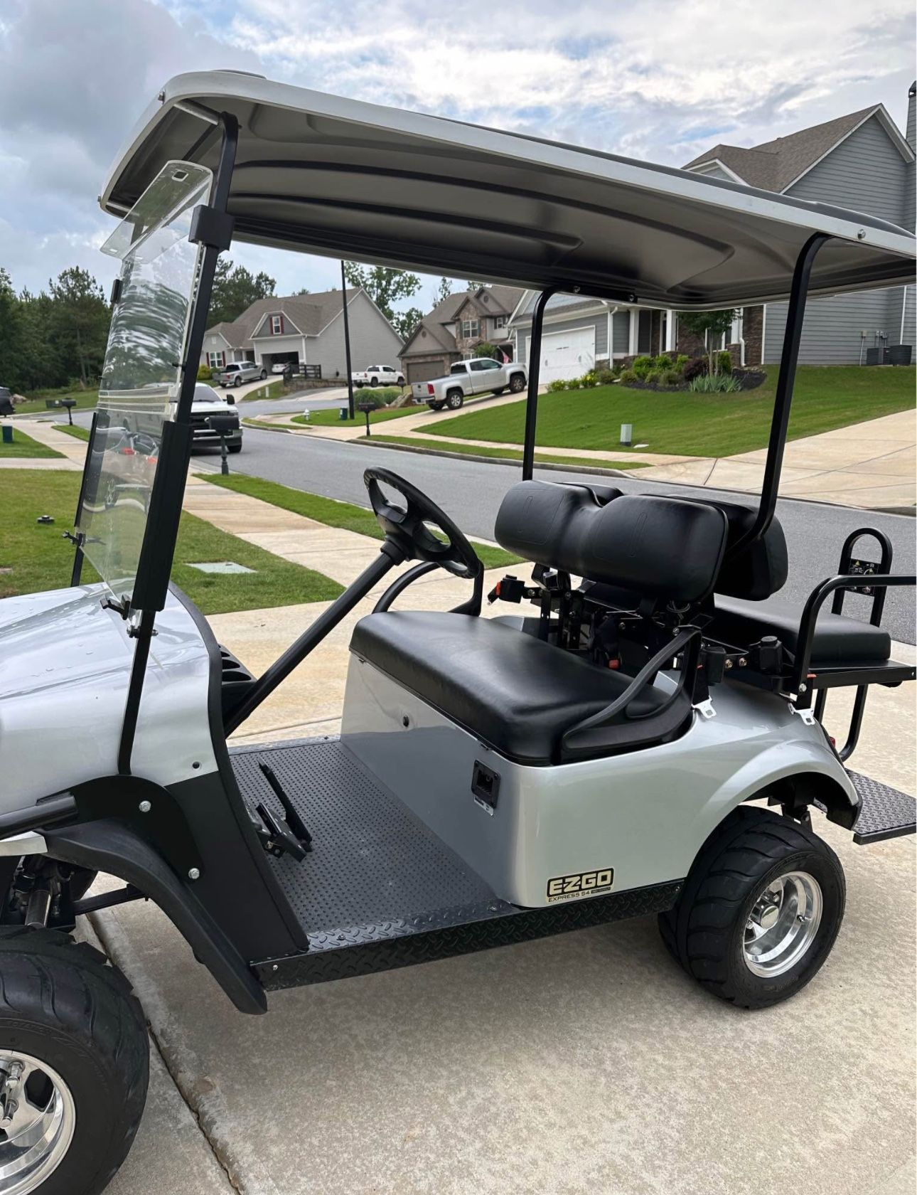 EZGO-EXP Golf-Cart(2012)