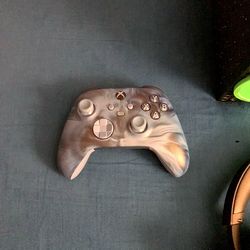 XBOX SERIES X GALAXY EDITION, XBOX WIRELESS HEADSET,2 XBOX CONTROLLERS