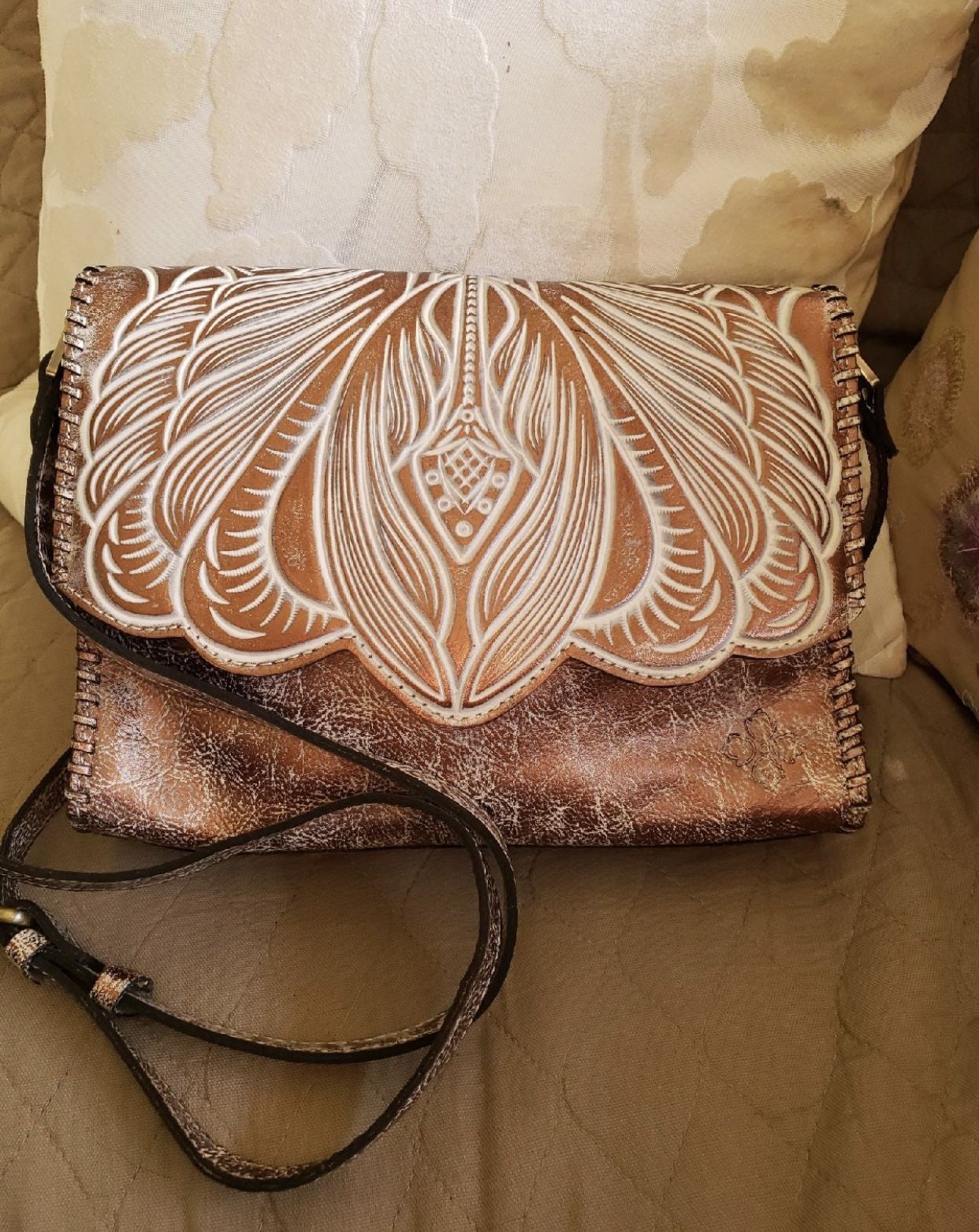 Patricia Nash White Metallic Gold Leather Crossbody Bag