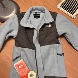 Girls North Face Jacket Size xxl (6-7 Years Old)