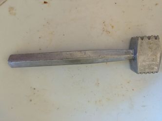 Kitchen press and meat thor hammer