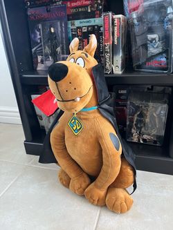 HALLOWEEN SCOOBY DOO DOOR GREETER VAMPIRE PLUSH