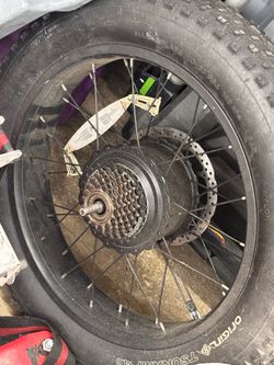 48v e-bike rear hub motor with good tube an tire comes with the rim