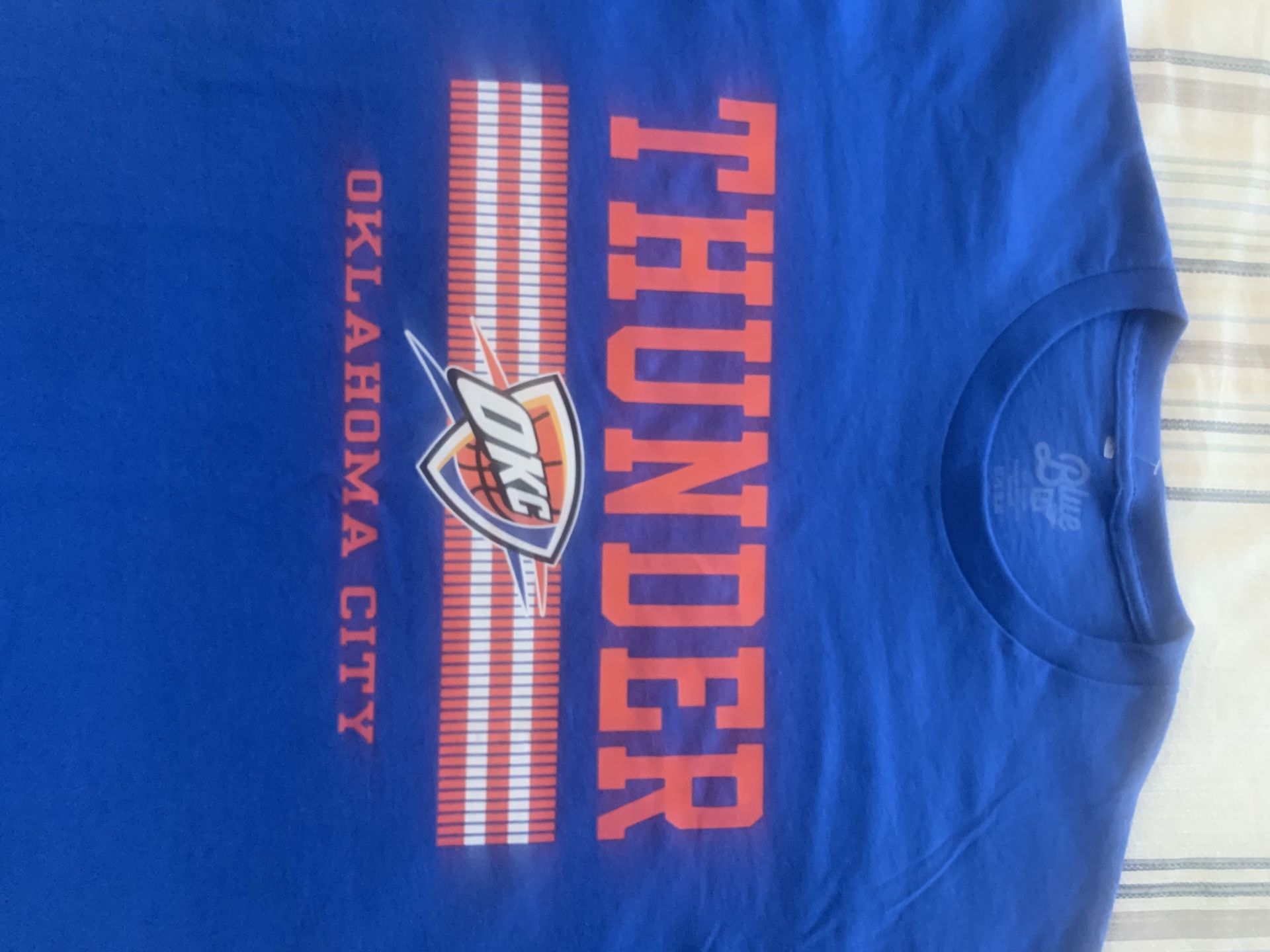 OKC THUNDER T SHIRT