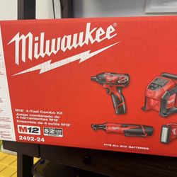 Milwaukee M12 12V Lithium-Ion Cordless Combo Kit (4-Tool)