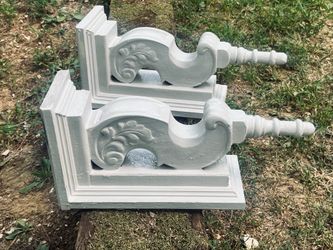 Vintage wooden corbels (pair)