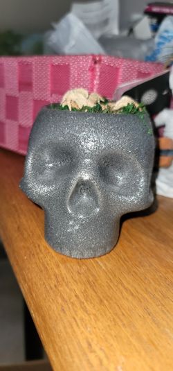 Skeleton Pot