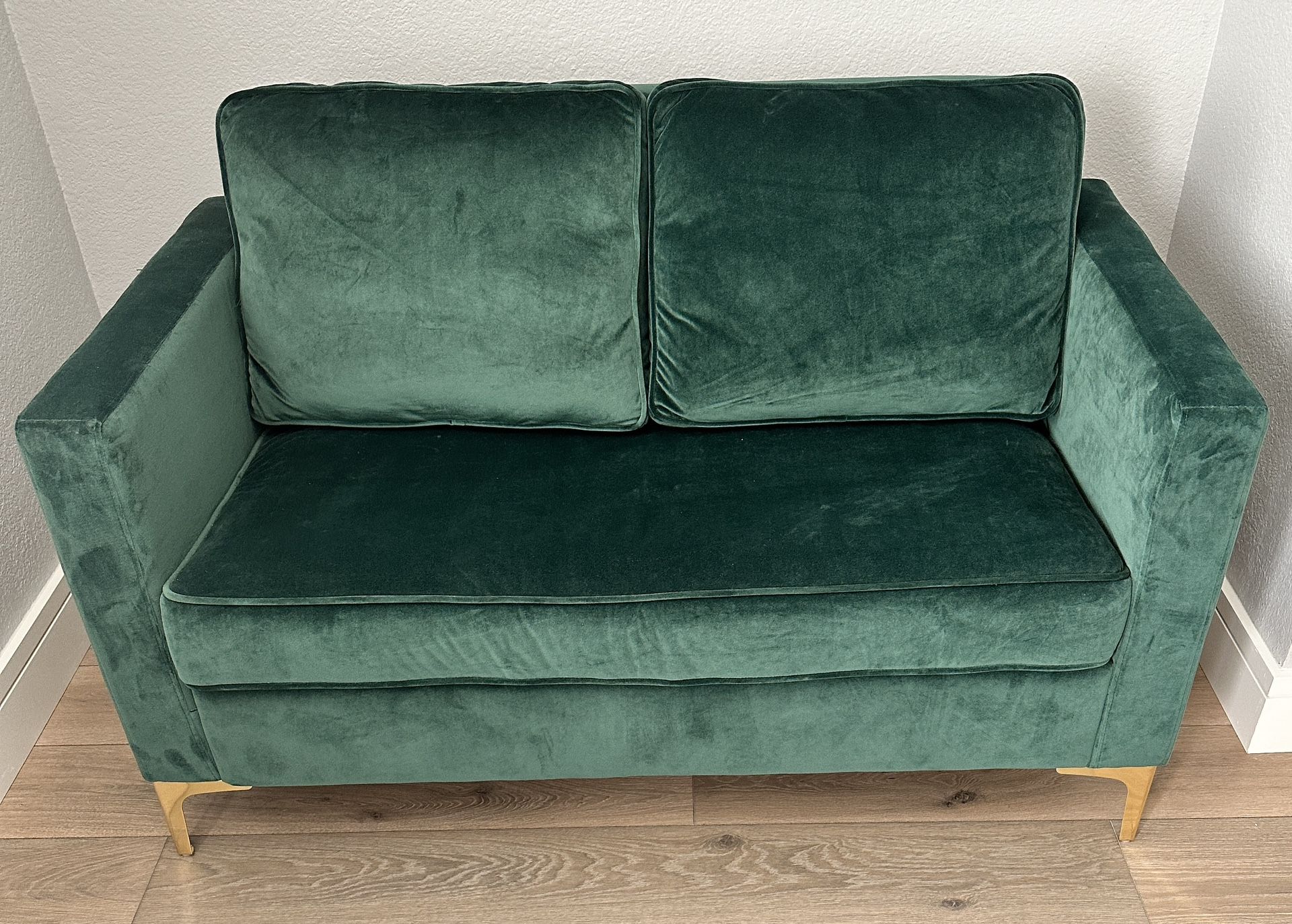 Adalynn 51" Velvet Square Arm Loveseat
