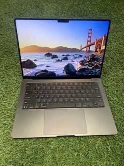 MacBook Pro 14-inch M5 - 24GB RAM, 1TB SSD - Space Black