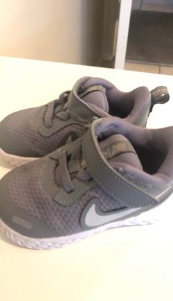 Toddler nike shoes size 6