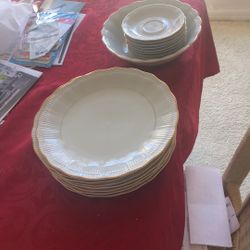 Ceramic Plates and Glass Cups