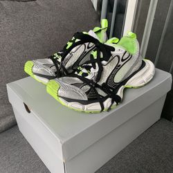 Balenciaga TripleXL Sneakers