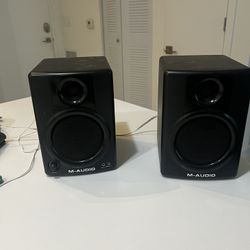 M-Audio Studiophile AV-40 Speakers