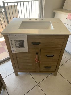 31 in Reclaimed Oak Bath Vanity w/ White Engineered Stone Top + Sink