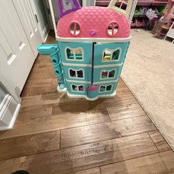 Gabby Doll House 