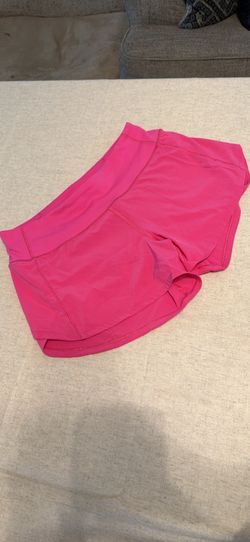 Lululemon- Speed Up Mid-Rise Lined Short 4” size 6