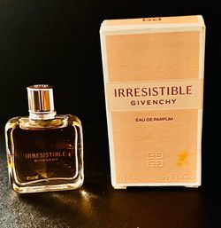 Givenchy Irresistible Deluxe Mini Bottle-NEW-NIB