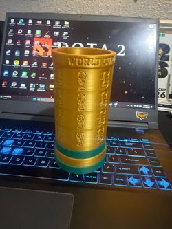Can holder of 473ml FIFA 2026