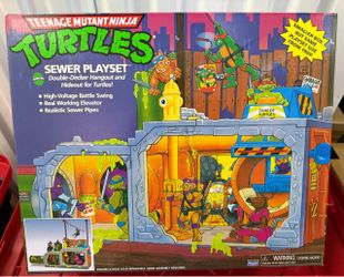 TMNT 40 Years Sewer Lair MISB