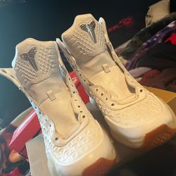 nike kobe’s men’s size 13