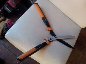 Fisher hs5551  shears power gears shears hedgers