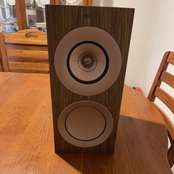 KEF - R3 Series Passive 3-Way Bookshelf Speakers (Pair) - Walnut 