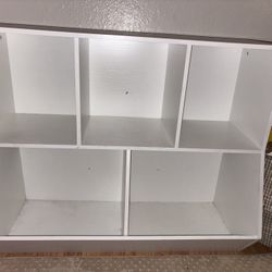Bookshelf / Toy Storage 