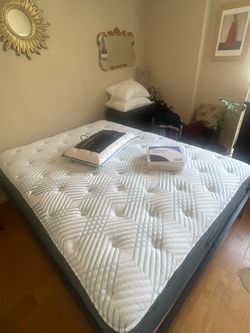 Like new, barely used beauty rest mattress