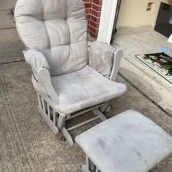 gray nursery glider and ottoman set 40$
