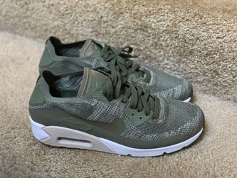 Men’s AirMax Flyknit Sz 11
