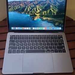 MacBook Pro Retina 2017 (Microsoft Office and Final Cut Pro, Working Perfectly)