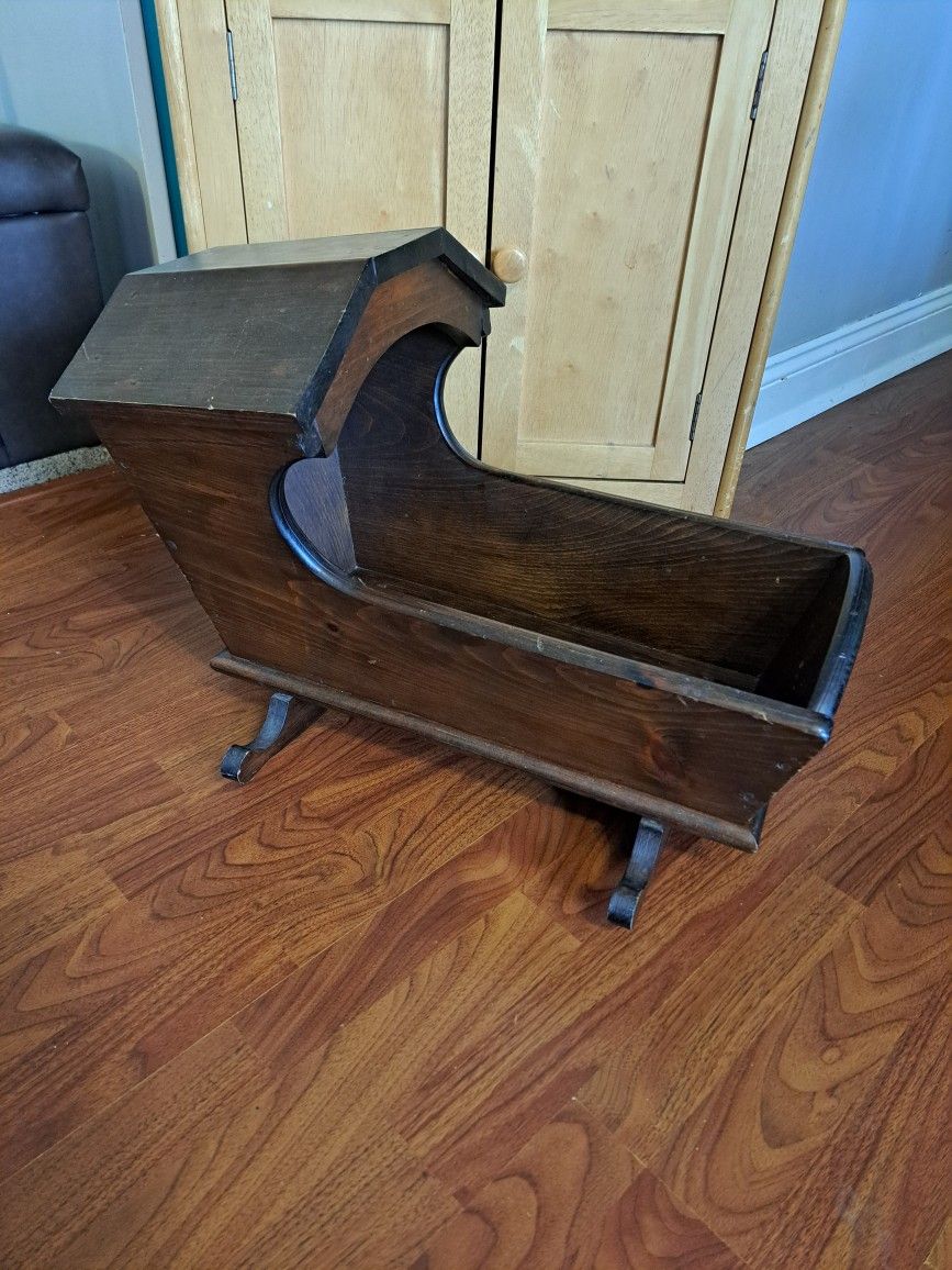 Gorgeous Old Baby Doll Cradle