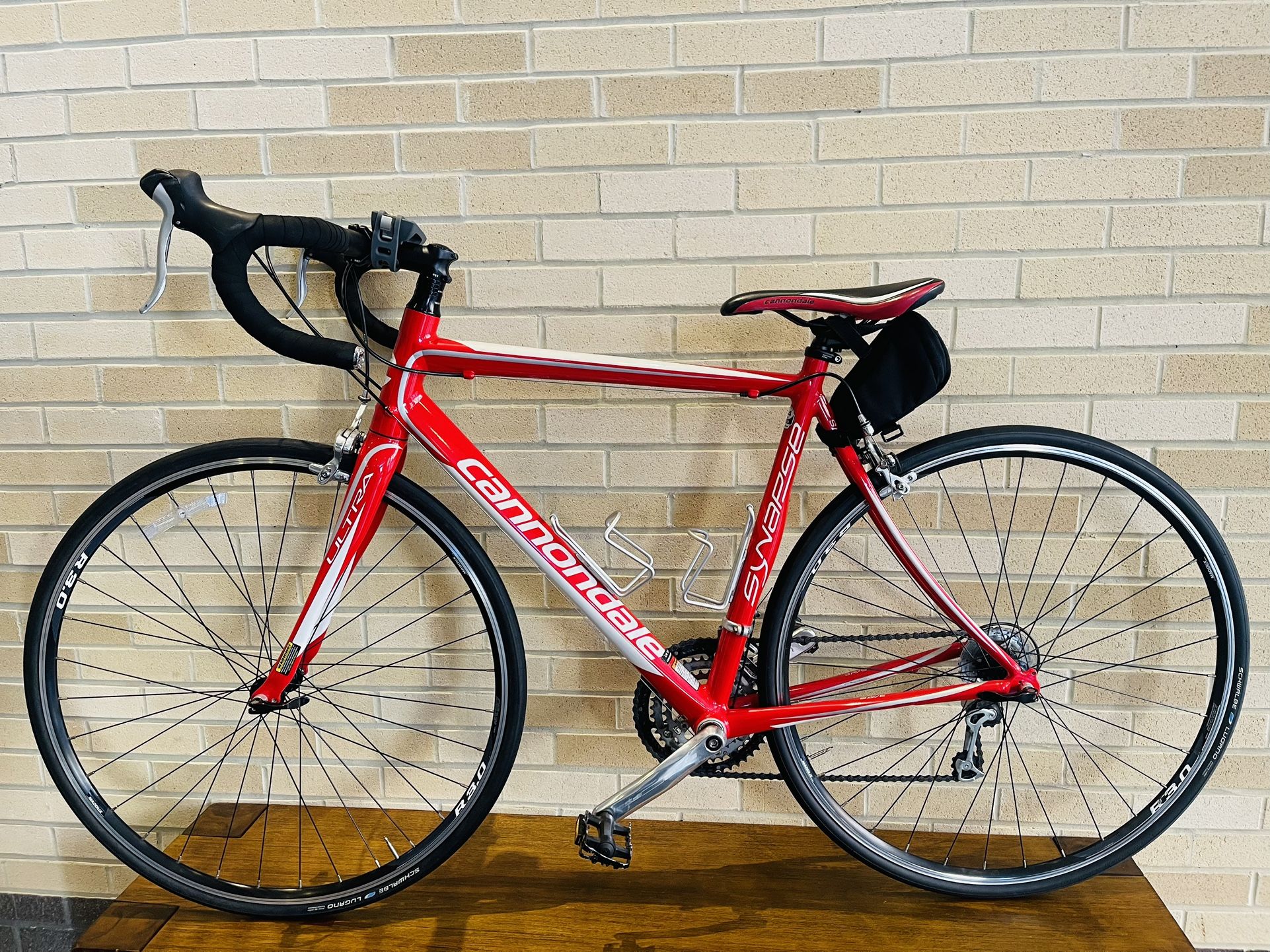 Beautiful Bicycle Cannondale Synapse Road Bike 