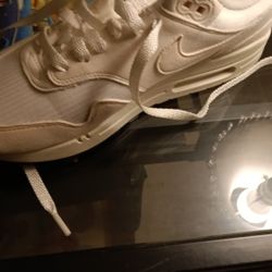 Women's Nike Shoes 