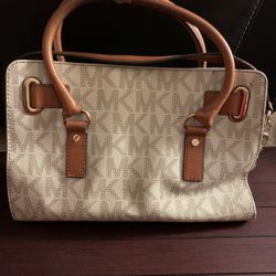 Micheal kors purse